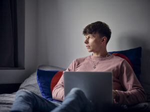 As the first purpose-built student accommodation (PBSA) provider to offer a student support service, Unite Students is constantly looking to evolve its student wellbeing offer. New for 2023/24, our Student Assistance Programme bolsters our provision of round-the-clock support. Here, we outline what the programme includes, how it has benefited our residents, and what we’ve learned since launch.
